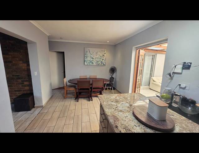 4 BEDROOM HOUSE FOR SALE IN GLENWOOD